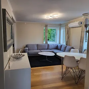 https://nydelig-3-roms-leilighet-med-gratis-parkering-pa-stedet.hotelsinbergen.net